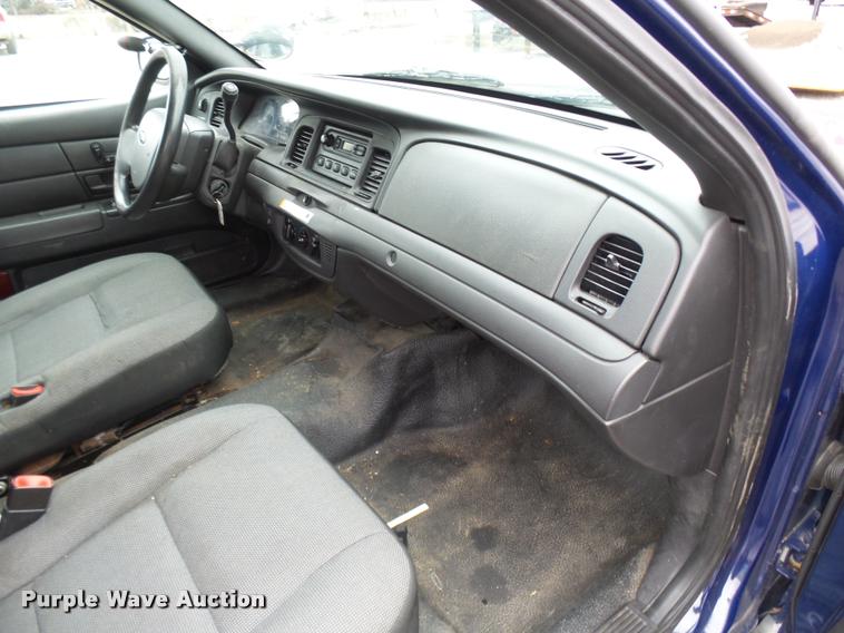 image for item L7224 2011 Ford Crown Victoria Police Interceptor