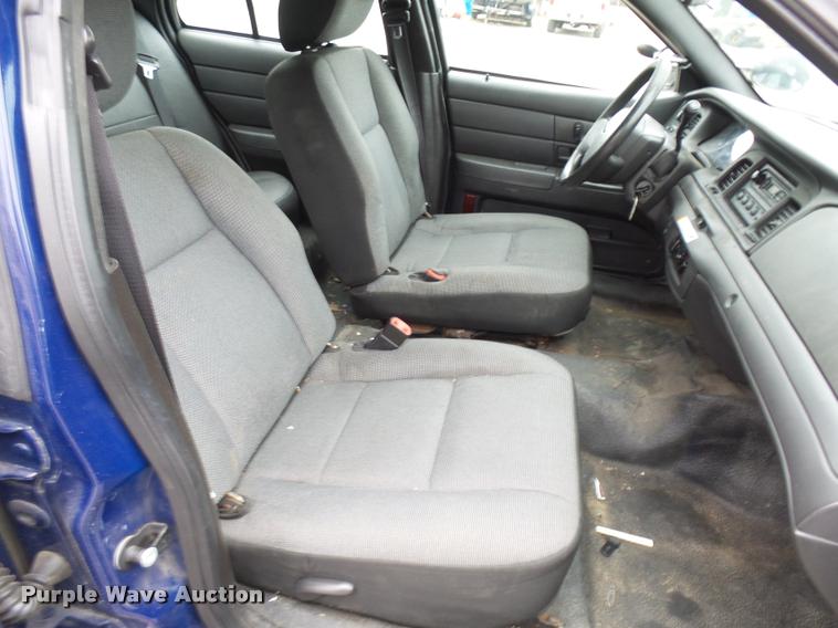 image for item L7224 2011 Ford Crown Victoria Police Interceptor