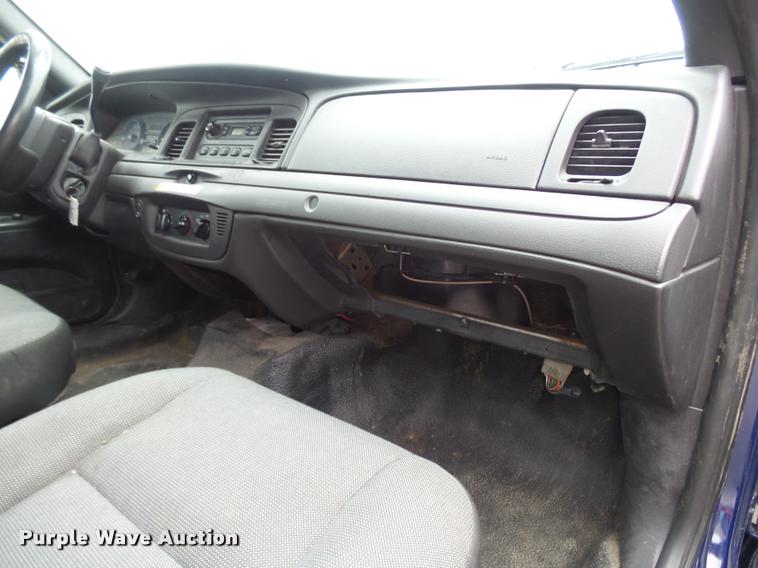 image for item L7224 2011 Ford Crown Victoria Police Interceptor