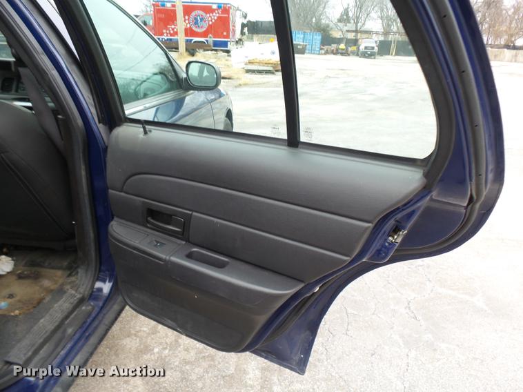 image for item L7224 2011 Ford Crown Victoria Police Interceptor