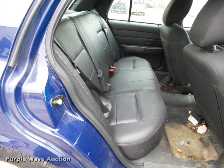 image for item L7224 2011 Ford Crown Victoria Police Interceptor