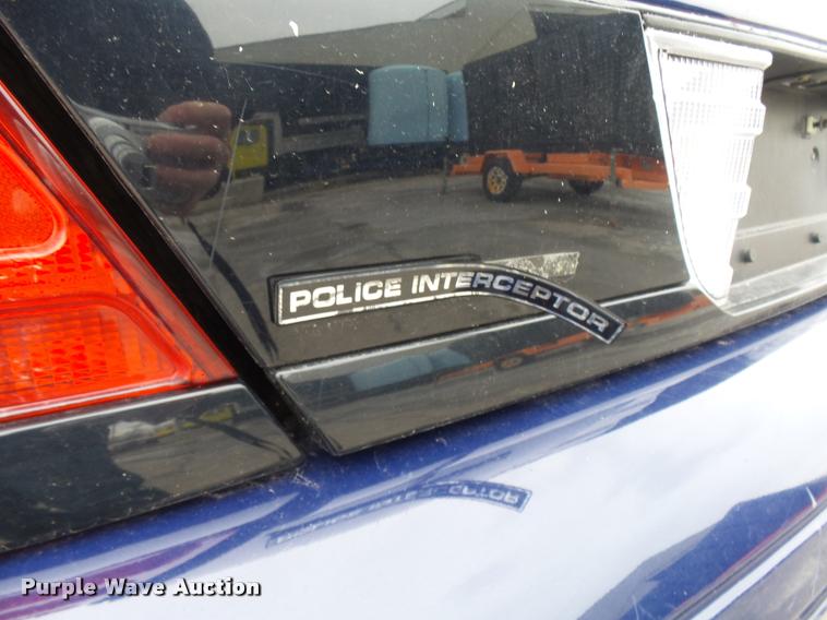 image for item L7224 2011 Ford Crown Victoria Police Interceptor