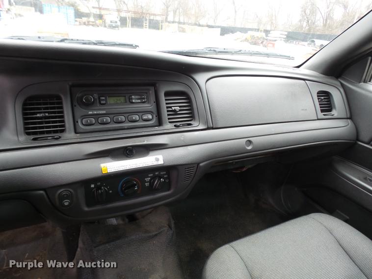 image for item L7224 2011 Ford Crown Victoria Police Interceptor