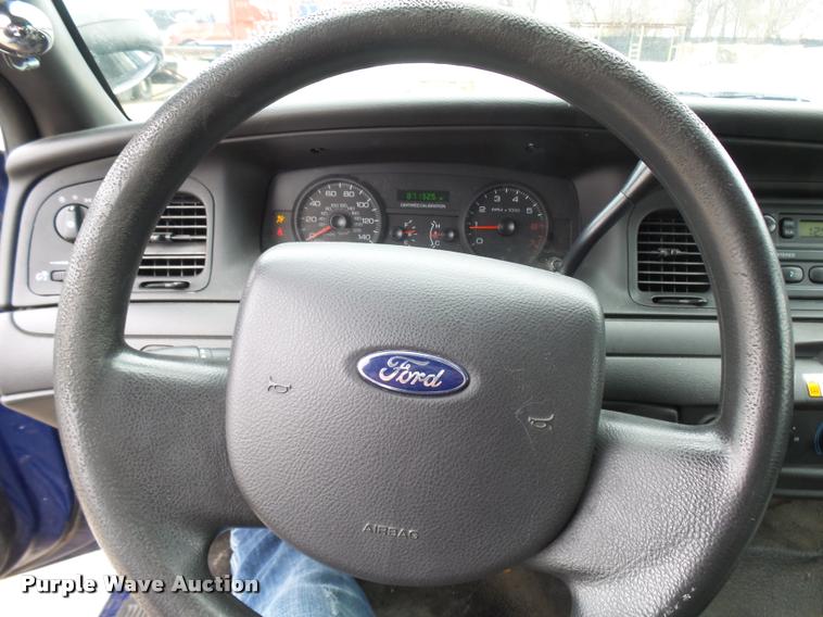 image for item L7224 2011 Ford Crown Victoria Police Interceptor