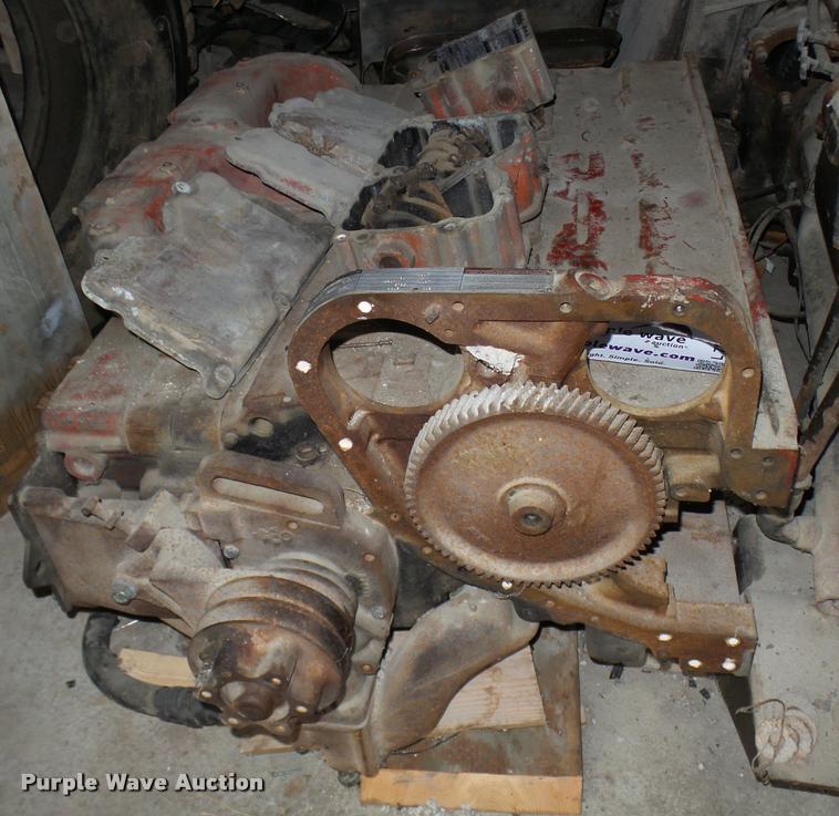 image for item L7235 Cummins Super 250 diesel engine