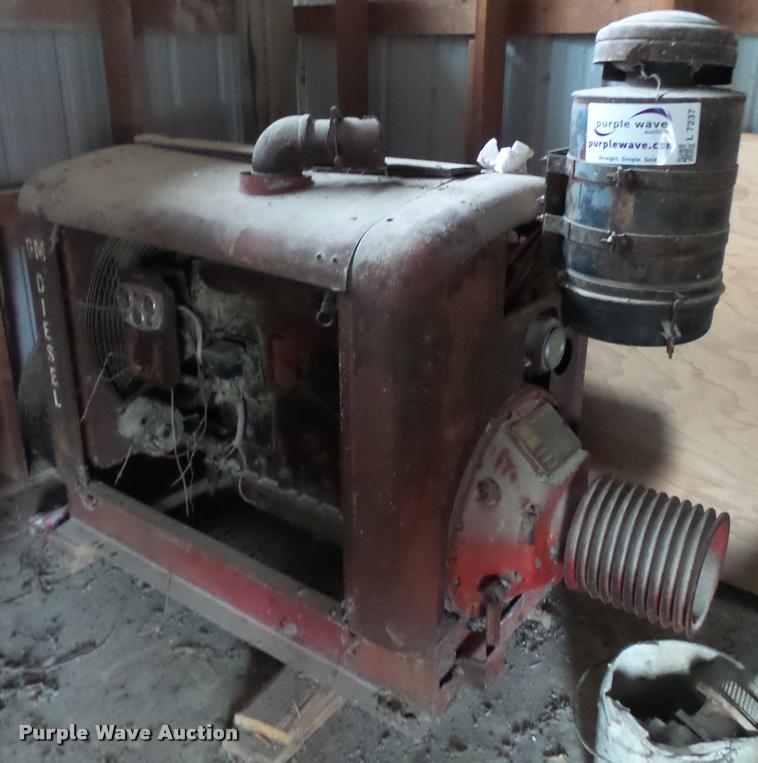 image for item L7237 Detroit Diesel 471 diesel engine