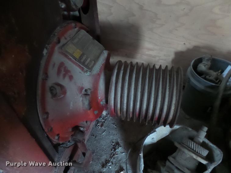 image for item L7237 Detroit Diesel 471 diesel engine