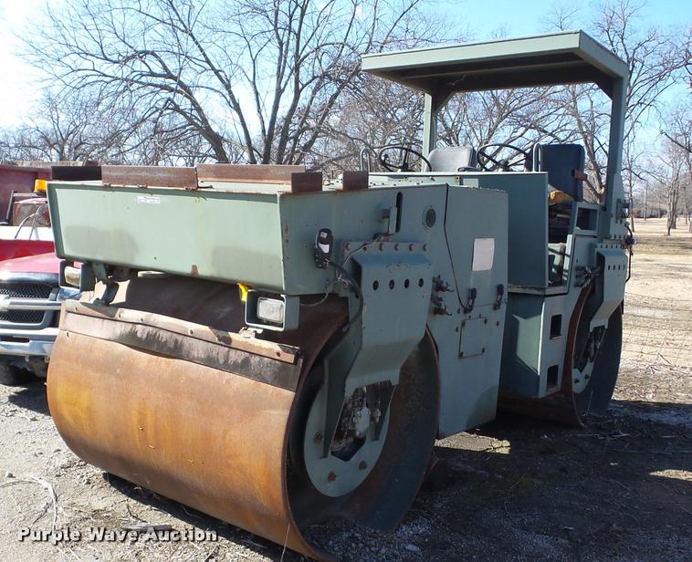 image for item AG9083 1984 Bomag double drum roller