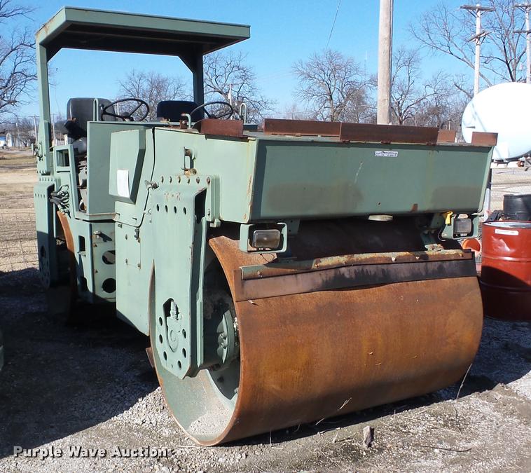 image for item AG9083 1984 Bomag double drum roller