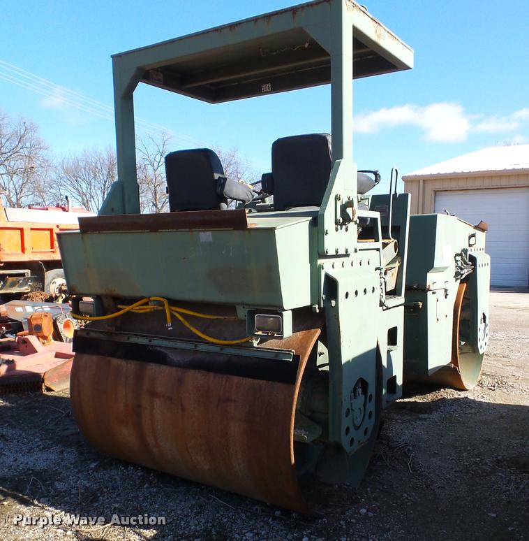 image for item AG9083 1984 Bomag double drum roller