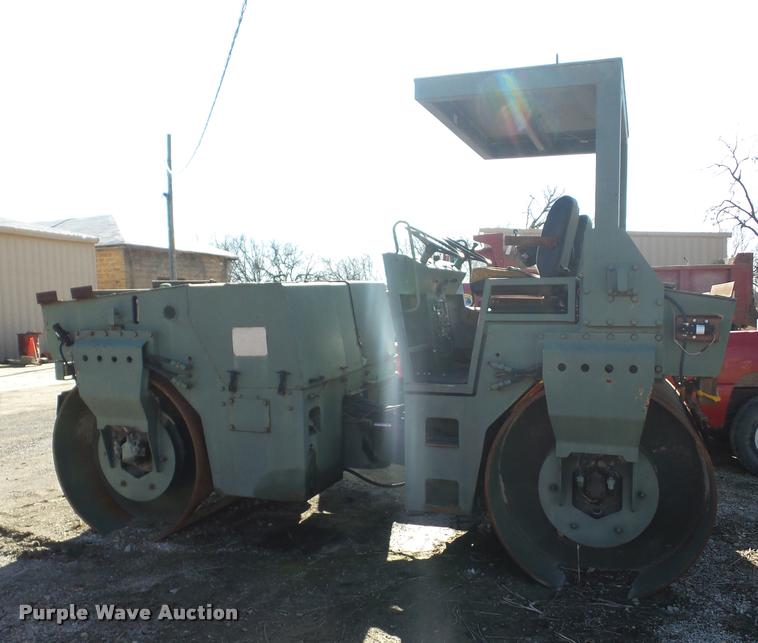 image for item AG9083 1984 Bomag double drum roller