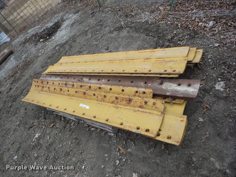 image for item AG9087 Approximately 19 Galion cutting edges