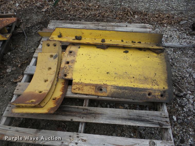 image for item AG9087 Approximately 19 Galion cutting edges