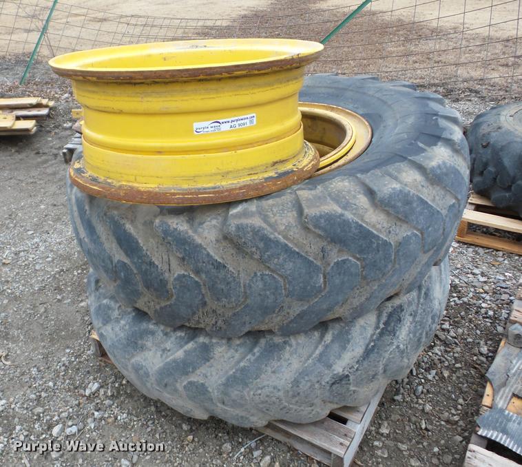 image for item AG9091 (4) motor grader tires