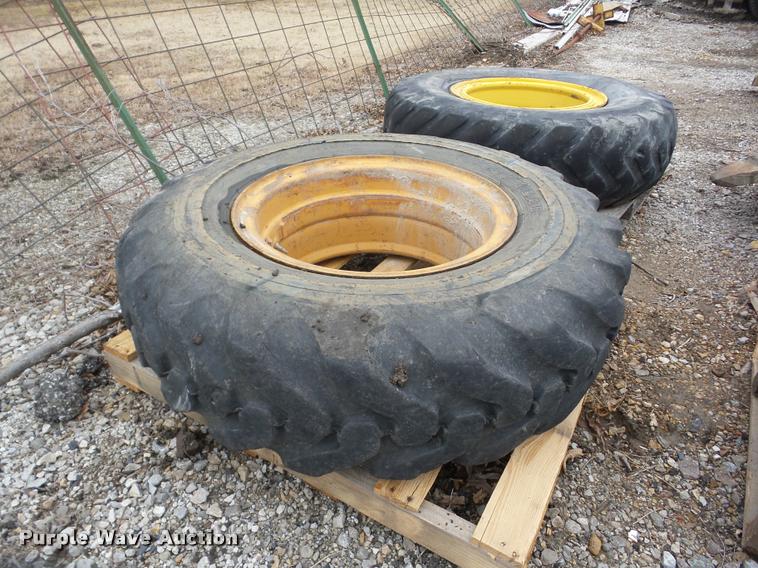 image for item AG9091 (4) motor grader tires