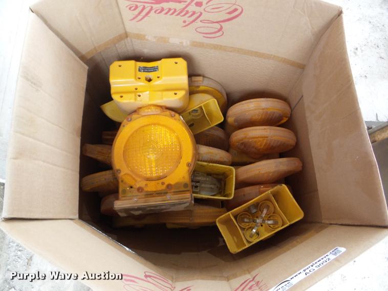 image for item AG9092 Flashing traffic lights