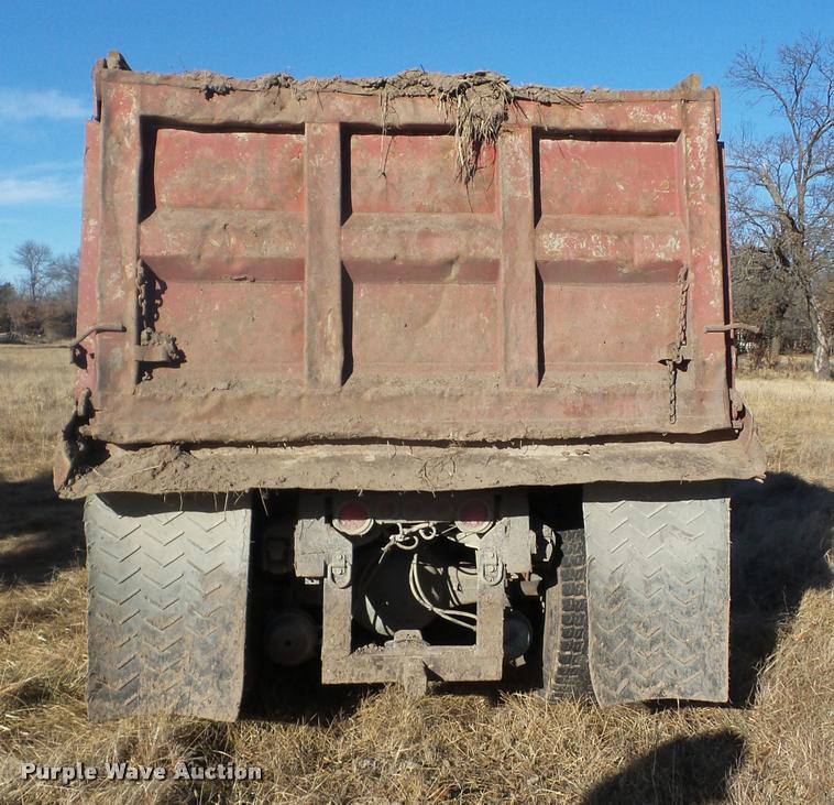 image for item AG9272 1976 Ford 9000 dump truck