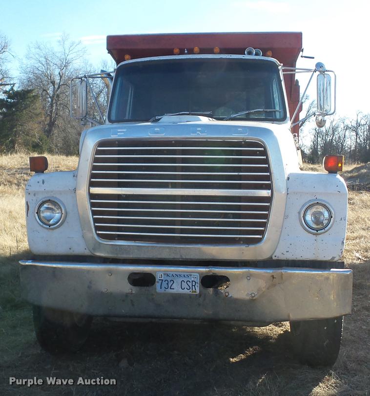 image for item AG9272 1976 Ford 9000 dump truck
