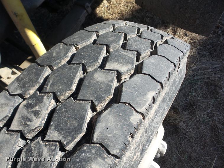 image for item AG9272 1976 Ford 9000 dump truck