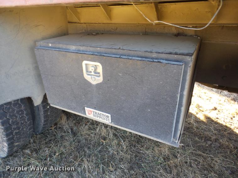 image for item AG9272 1976 Ford 9000 dump truck