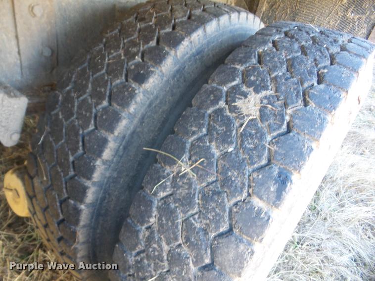 image for item AG9272 1976 Ford 9000 dump truck