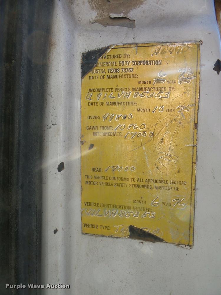 image for item AG9272 1976 Ford 9000 dump truck