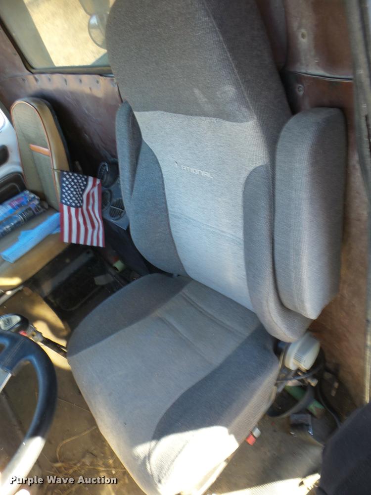 image for item AG9272 1976 Ford 9000 dump truck