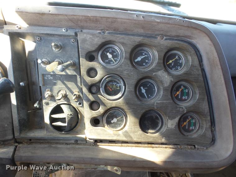 image for item AG9272 1976 Ford 9000 dump truck