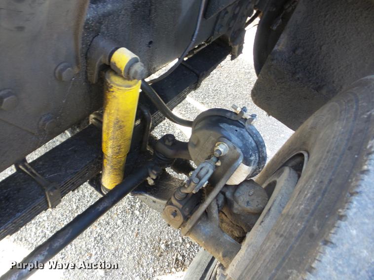 image for item AG9274 1996 Volvo WG rolloff truck