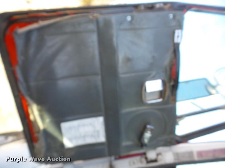 image for item AG9274 1996 Volvo WG rolloff truck