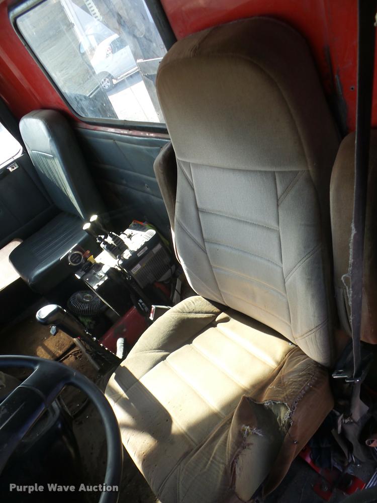 image for item AG9274 1996 Volvo WG rolloff truck