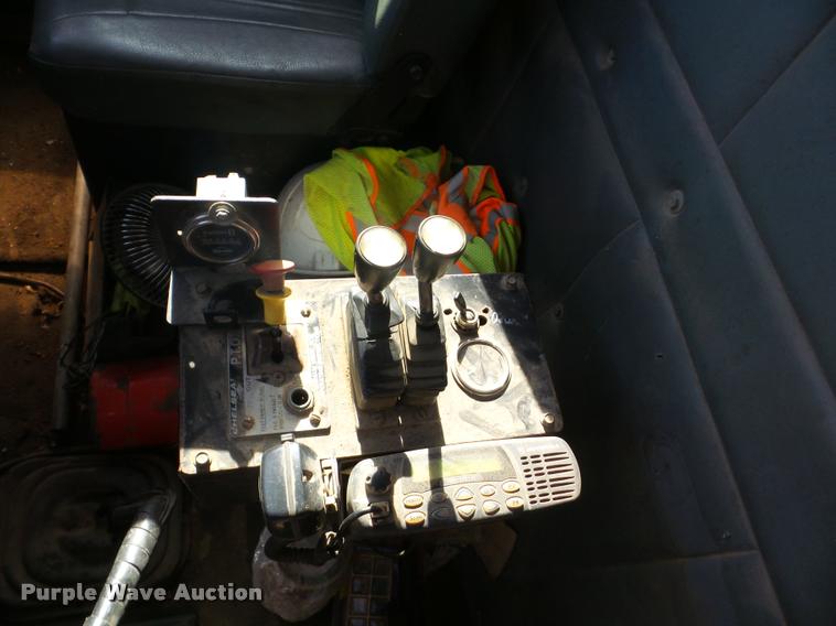 image for item AG9274 1996 Volvo WG rolloff truck