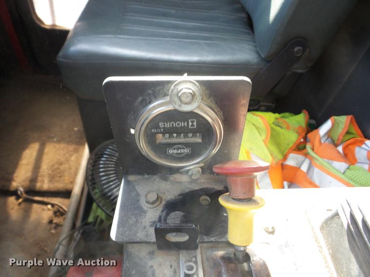 image for item AG9274 1996 Volvo WG rolloff truck