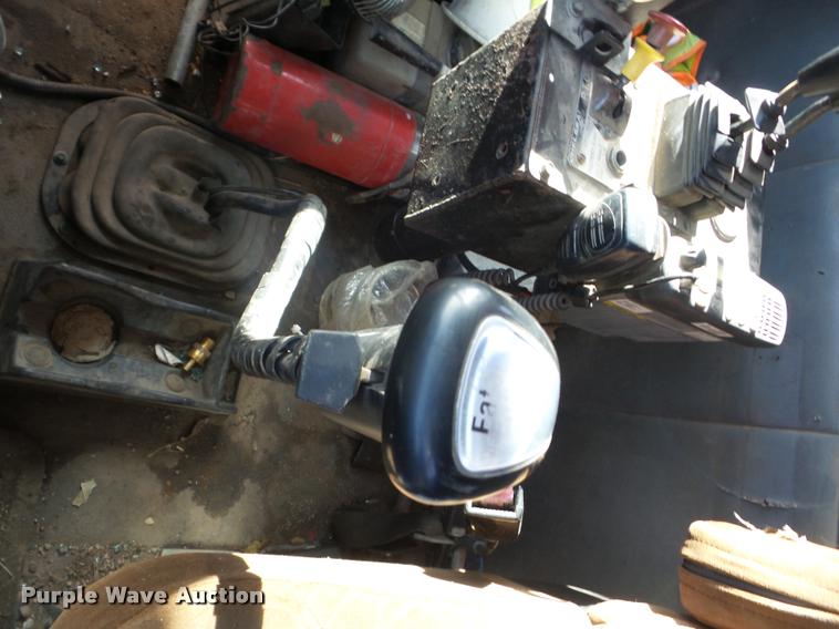 image for item AG9274 1996 Volvo WG rolloff truck