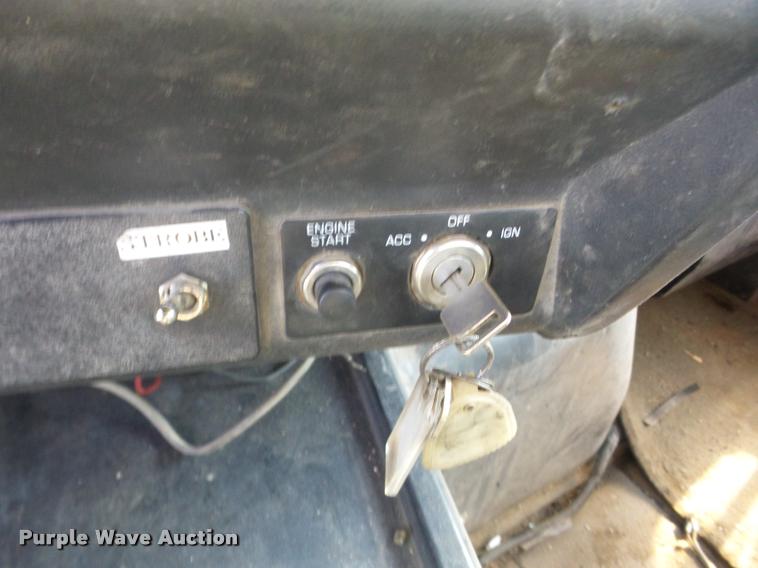 image for item AG9274 1996 Volvo WG rolloff truck