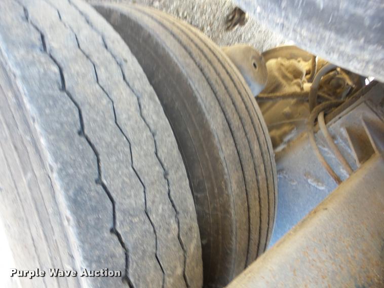 image for item AG9274 1996 Volvo WG rolloff truck