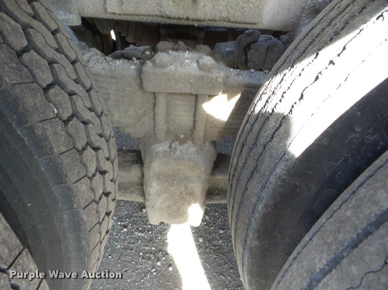 image for item AG9274 1996 Volvo WG rolloff truck