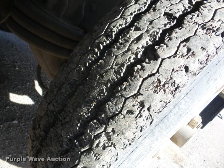 image for item AG9274 1996 Volvo WG rolloff truck