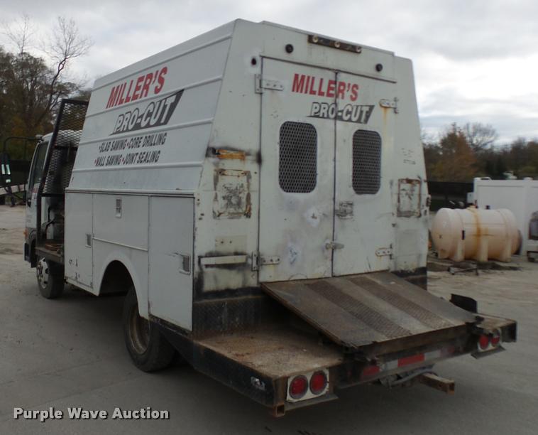 image for item AV9768 2000 Hino FB1817 utility truck