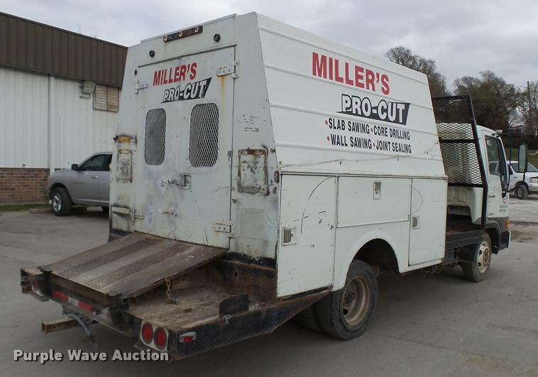 image for item AV9768 2000 Hino FB1817 utility truck