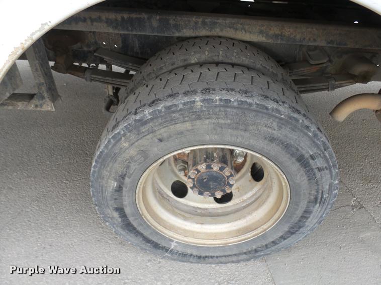 image for item AV9768 2000 Hino FB1817 utility truck