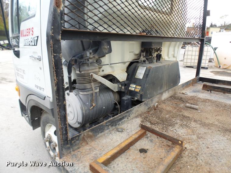 image for item AV9768 2000 Hino FB1817 utility truck