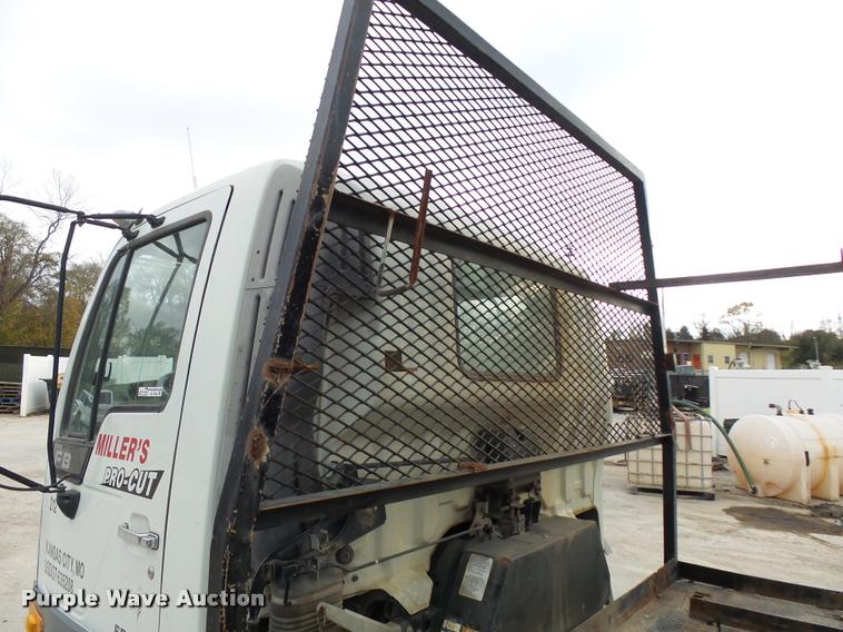 image for item AV9768 2000 Hino FB1817 utility truck