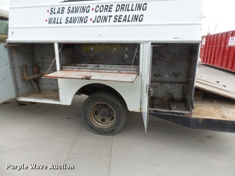 image for item AV9768 2000 Hino FB1817 utility truck