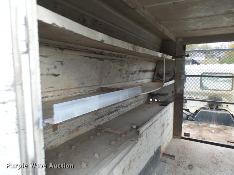 image for item AV9768 2000 Hino FB1817 utility truck