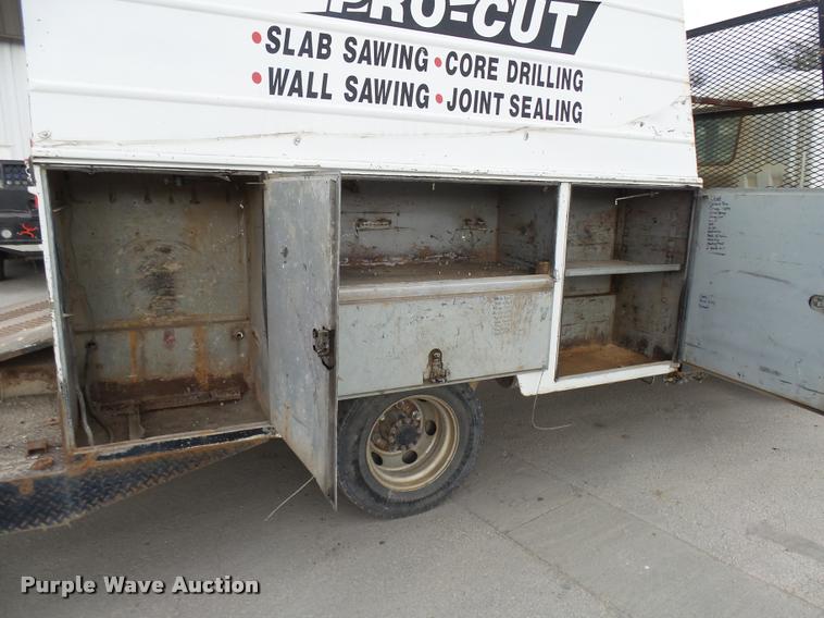 image for item AV9768 2000 Hino FB1817 utility truck