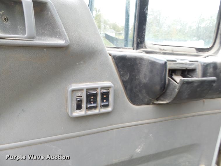 image for item AV9768 2000 Hino FB1817 utility truck