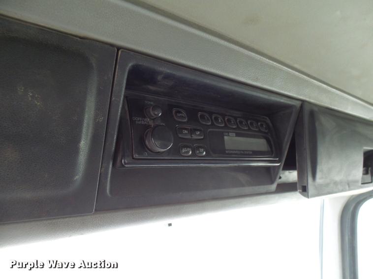 image for item AV9768 2000 Hino FB1817 utility truck