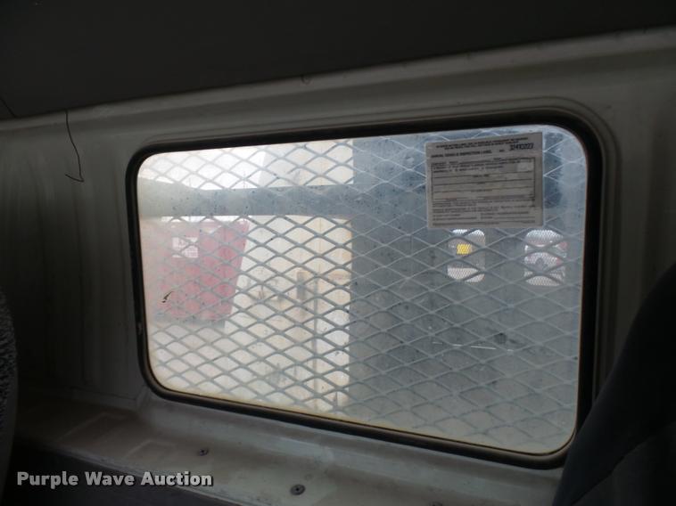 image for item AV9768 2000 Hino FB1817 utility truck