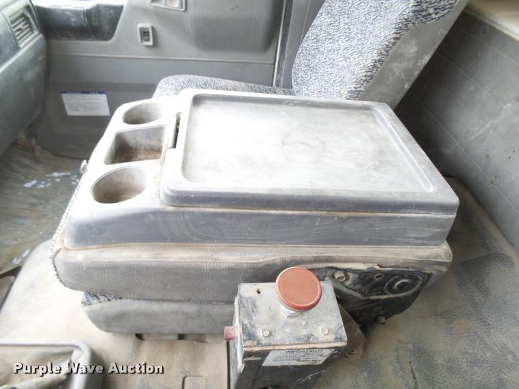 image for item AV9768 2000 Hino FB1817 utility truck